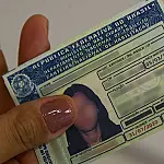 Idosos acima de 60 anos precisam emitir credencial para estacionar