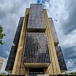 Copom reduz taxa Selic para 14,50% ao ano em meio a incertezas