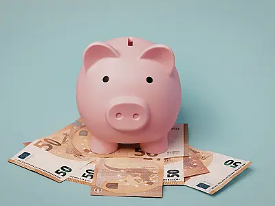 Prêmio milionário da Mega-Sena pode gerar renda mensal significativa dependendo da aplicação.