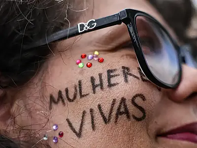 Senado cria a Comenda Laço Branco para reconhecer homens e instituições que contribuem para prevenir e combater a violência contra a mulher.