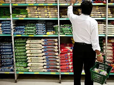 A cesta básica ficou mais cara em 14 capitais em fevereiro, puxada por feijão e carne bovina.