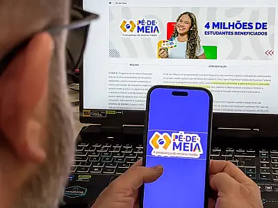 Aplicativo do programa Pé-de-Meia oferece incentivos financeiros a estudantes do ensino médio.