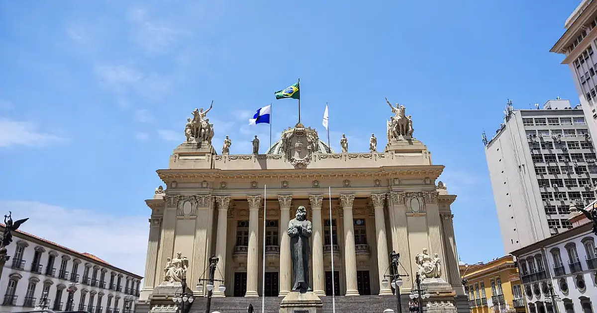 Projeto aprovado no Rio prevê interdição imediata e fechamento de ferros-velhos por venda de cobre roubado