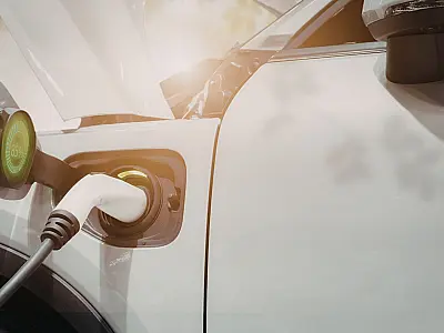Tecnologia promete recarregar baterias de carros elétricos em cerca de cinco minutos.