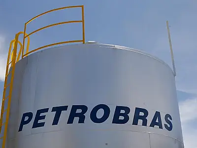 Importação de diesel volta ao centro do debate com pressão por mais atuação da Petrobras para reforçar a oferta e reduzir riscos ao mercado.