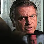 Defesa afirma que Bolsonaro não sabia de vídeo gravado por Eduardo