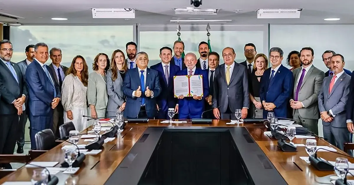 Presidente Lula em evento oficial no Palácio do Planalto