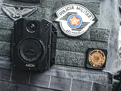 MPRJ recomenda medidas para assegurar uso efetivo de câmeras corporais por policiais do Rio após falhas operacionais e caso recente.
