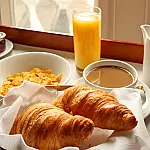 Especialistas orientam beber água antes do café