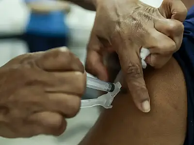 São Paulo dá início à campanha de vacinação contra influenza neste sábado (28).