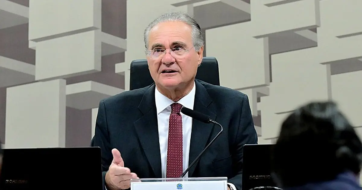 Senador Renan Calheiros durante reunião da Comissão de Assuntos Econômicos no Senado