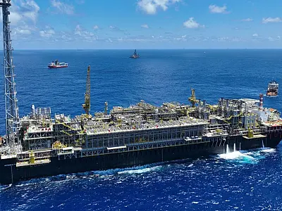 Produção de petróleo impulsiona exportações de combustíveis do Brasil no mercado internacional.