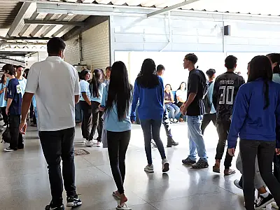 Nesta segunda (30/3), nascidos em novembro e dezembro recebem R$ 200 do Pé-de-Meia.