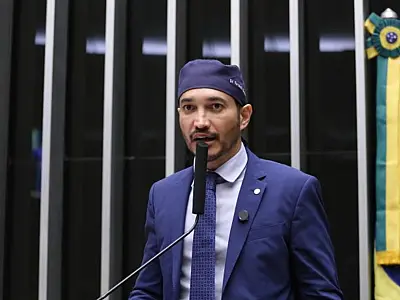 Deputado Dr Fernando Máximo apresentou projeto que prevê adicionais para professores.