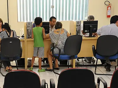 Procedimento de usucapião extrajudicial permite regularizar imóveis diretamente em cartório.