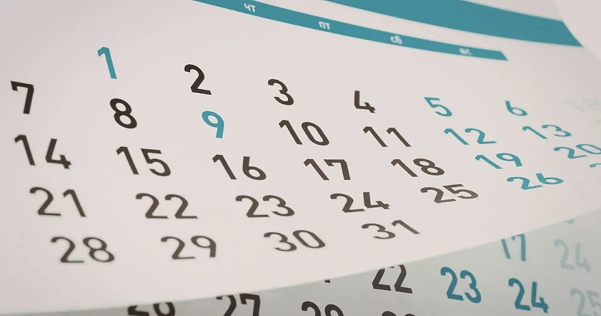 Calendário mensal destacando datas de feriados nacionais no Brasil em 2026