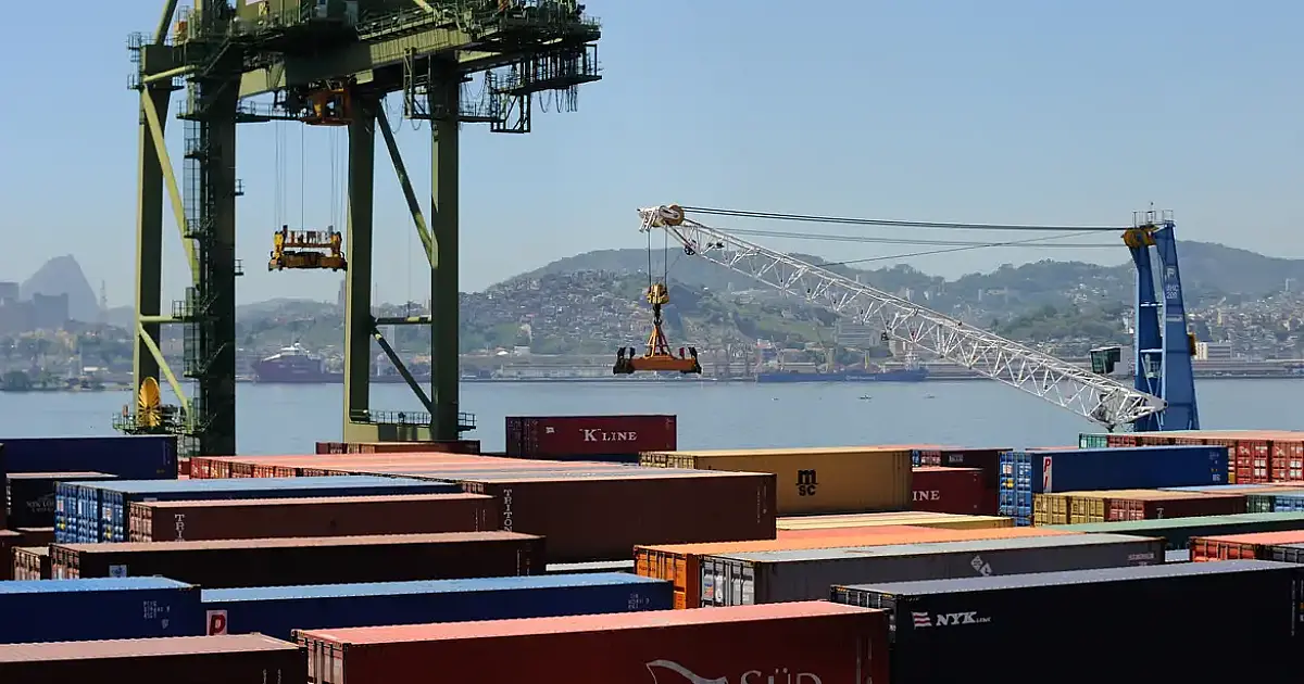 Brasil pressiona China por acordo urgente em inspeções de soja e evita crise no comércio bilateral