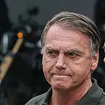 Moraes pede manifestação da PGR sobre pedido de prisão domiciliar de Bolsonaro