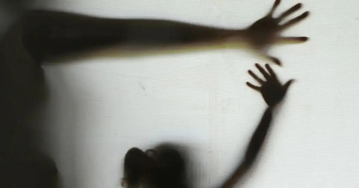 Imagem representativa sobre violência e justiça utilizada em matéria sobre vicaricídio