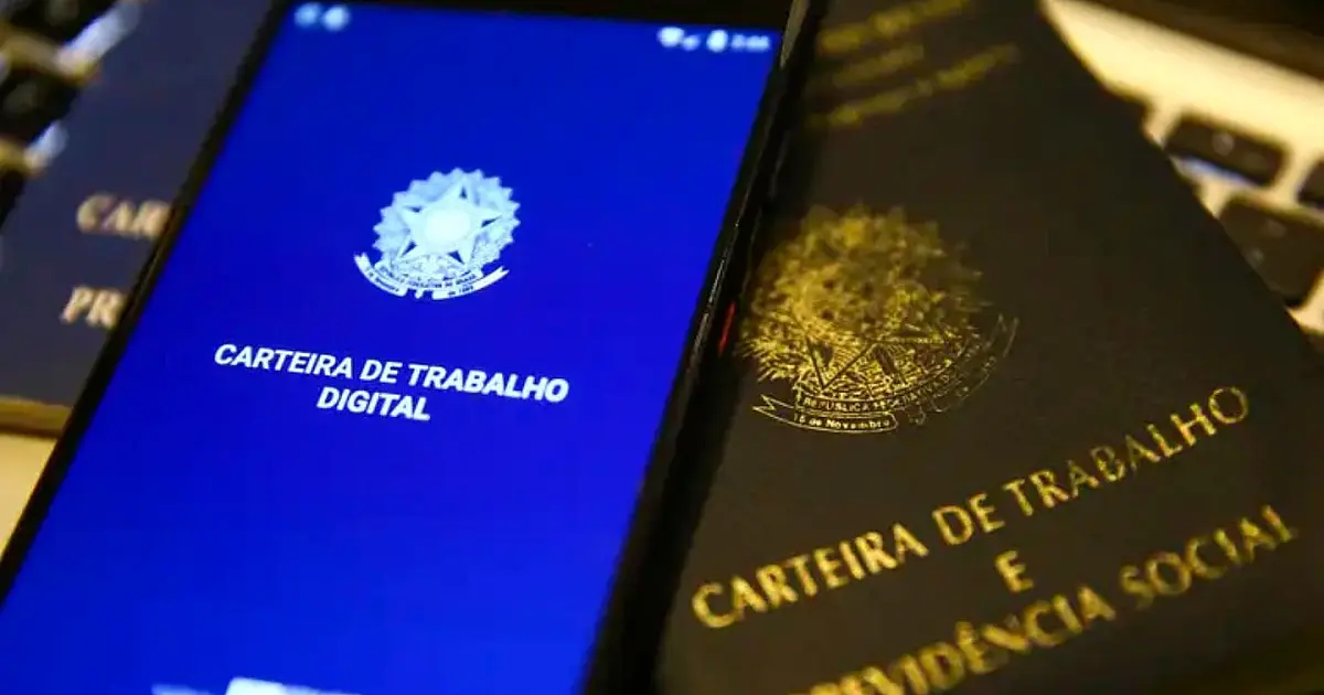 Tela de celular exibindo o aplicativo da Carteira de Trabalho Digital.