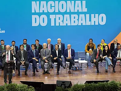 Em São Paulo, Lula sugere construção coletiva para fim da escala 6x1.