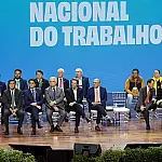 Lula propõe negociação tripartite para acabar com escala 6x1 na abertura da Conferência Nacional do Trabalho