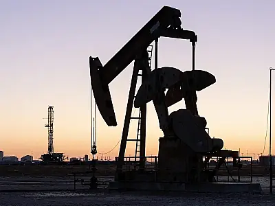 China paralisa exportações de combustíveis diante da guerra no Irã e bloqueio no Estreito de Ormuz