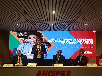 Camilo Santana anunciou repasse de R$ 400 milhões para universidades federais.