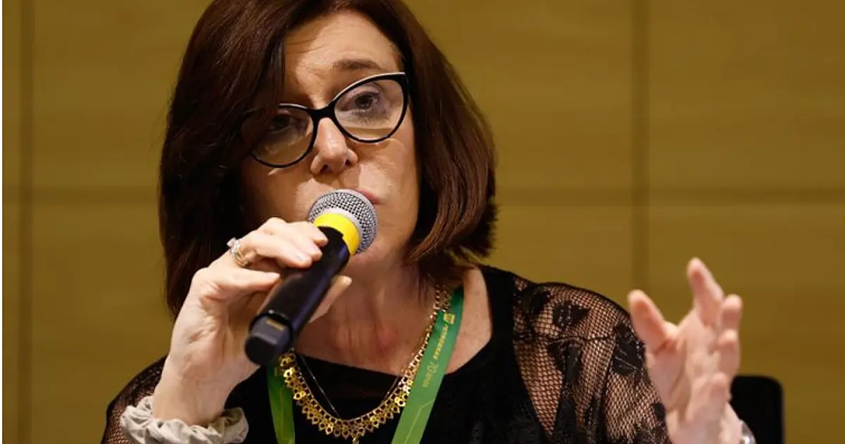 Presidente da Petrobras Magda Chambriard durante anúncio sobre reajuste no preço do diesel