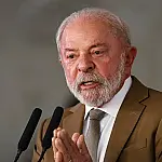 Lula zera impostos e cria subsídio para reduzir preço do diesel