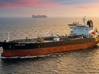 Guarda Revolucionária iraniana declara controle sobre o Estreito de Ormuz e avisa que embarcações fora das normas serão atacadas em meio à escalada de tensões no Oriente Médio.