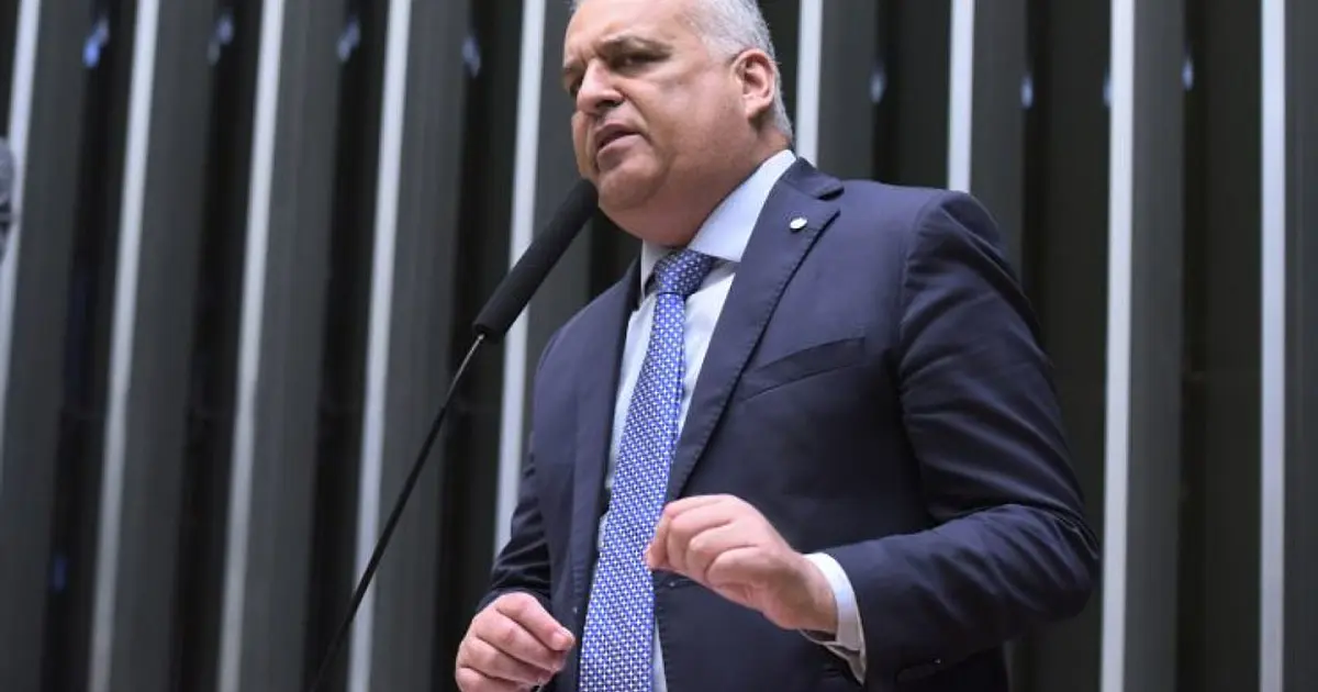 Deputado Alfredo Gaspar durante sessão no plenário da Câmara dos Deputados.