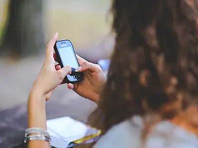 ECA Digital proíbe rolagem infinita e autoplay para proteger menores