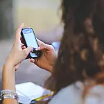 ECA Digital proíbe rolagem infinita e autoplay para proteger menores