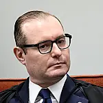 Ministro Zanin rejeita ação que pedia instalação da CPI do Banco Master na Câmara