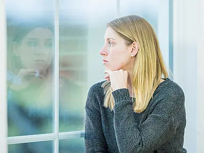 Distanciamento de relações familiares tóxicas pode ajudar a preservar a saúde emocional.