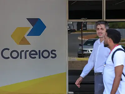 Correios implementam escala 12x36 em setores operacionais como parte do plano de recuperação financeira.