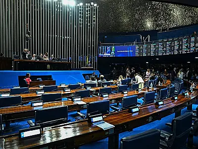 Plenário do Senado durante votação de projeto que muda escolha de reitores