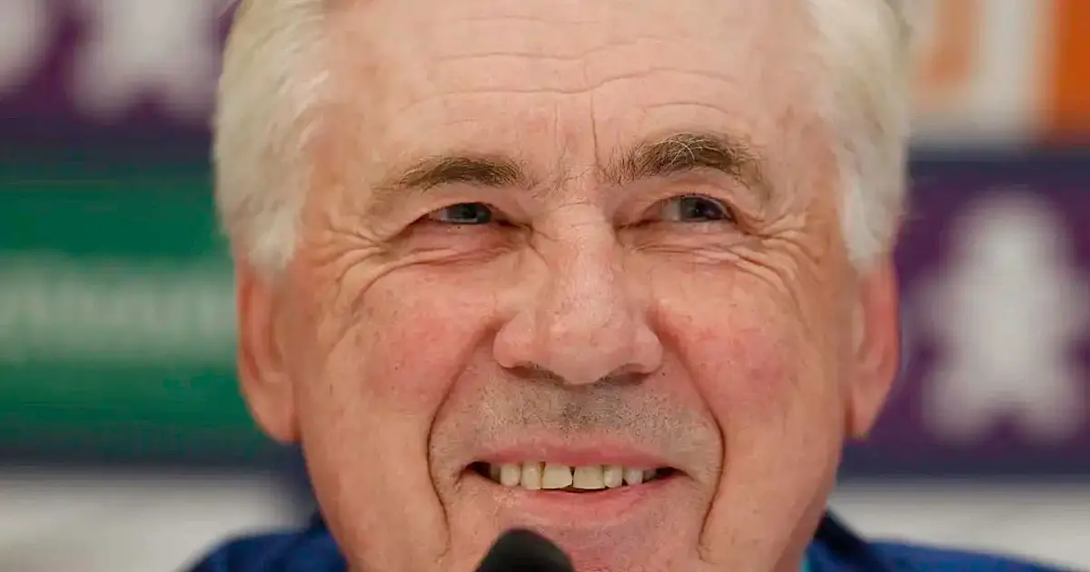 Carlo Ancelotti durante treino da seleção brasileira de futebol