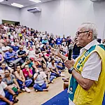 Em João Pessoa, Cícero Lucena anuncia aumento de 100 por cento na VPI para agentes de saúde.