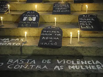 Manifestações do 8 de março de 2026 reúnem mulheres em capitais e cidades do interior contra violência de gênero, feminicídios e escala 6x1, com atos em mais de 50 locais pelo país.