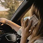 Uso de celular ao volante é infração gravíssima, alerta o CTB