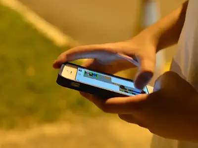 Nova regra do ECA Digital proíbe rolagem infinita e autoplay para menores, estabelece critérios de proteção online e reforça a fiscalização.