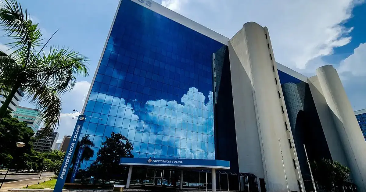 Fachada de prédio da Previdência Social relacionada à biometria do INSS.