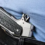 Câmara aprova proposta que amplia porte de arma para vigilantes