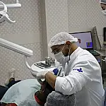 Mulheres vítimas de violência doméstica ganham reconstrução dentária gratuita no SUS