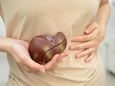 Anvisa alerta para possíveis riscos ao fígado ligados a suplementos de cúrcuma