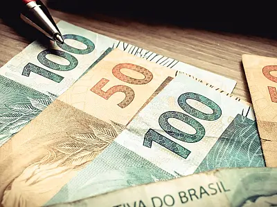 Cédulas de real representam cenário de endividamento no país