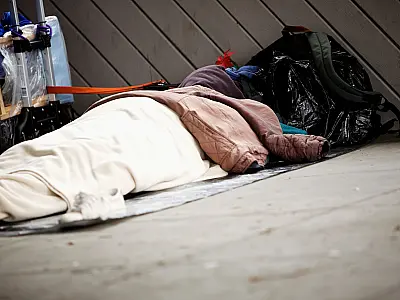 Número de pessoas em situação de rua aumentou nos últimos anos na França.