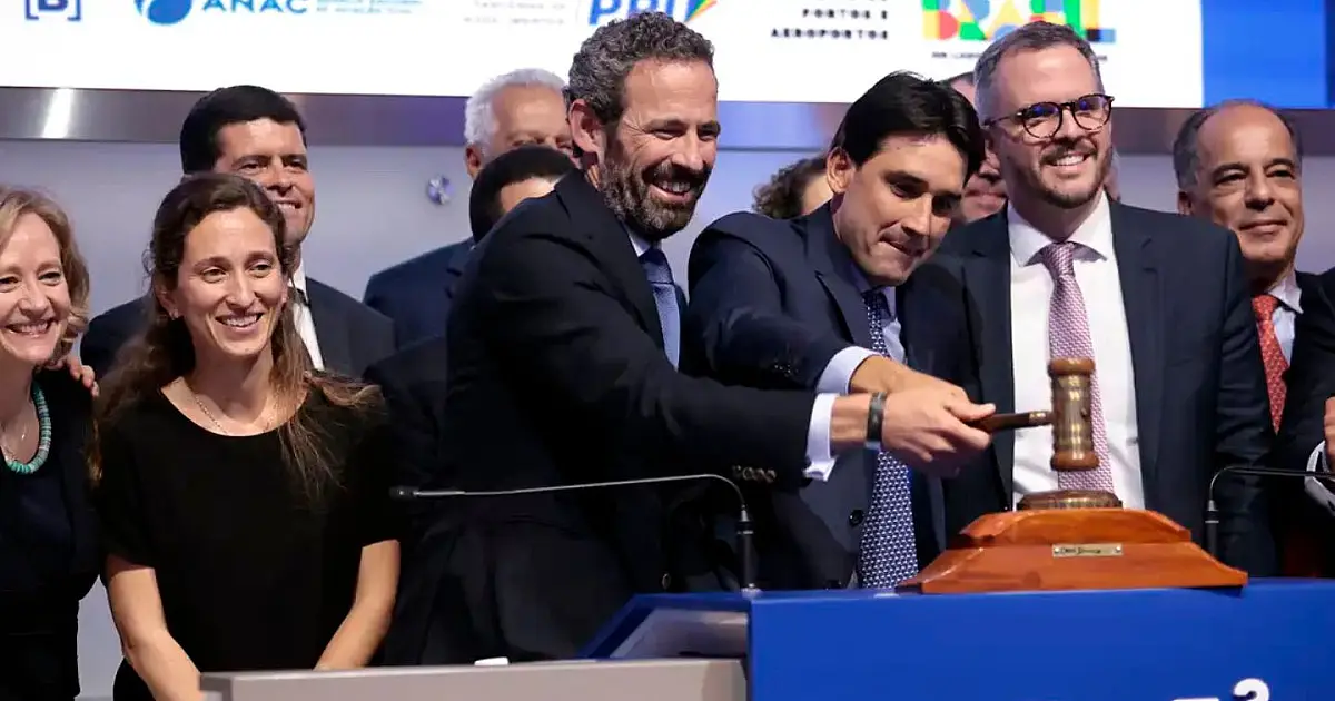 Vista do Aeroporto Internacional do Galeão no Rio de Janeiro, um dos principais terminais aéreos do Brasil.